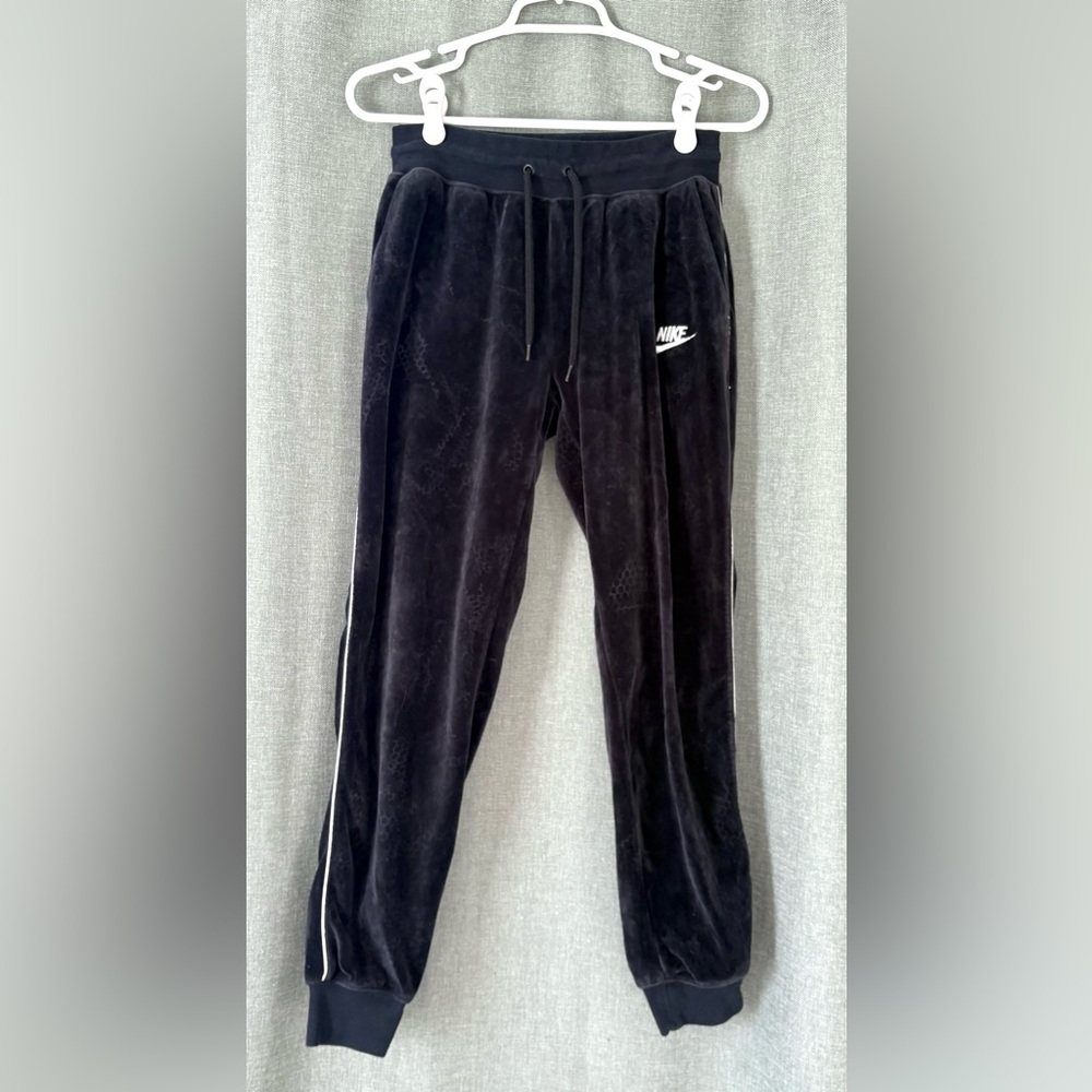 Nike Heritage Velour Pants size XS